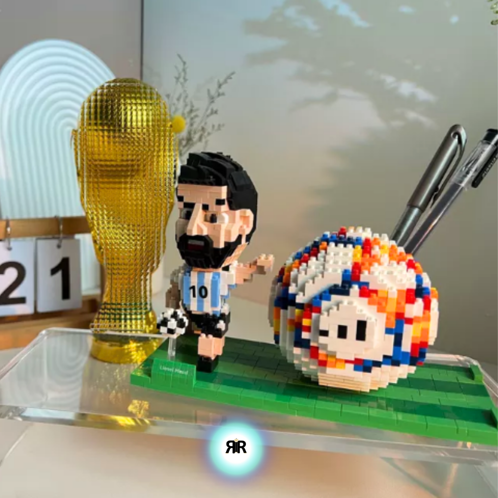 Set de constructie 3D Legenda Fotbalului Mondial by RIR@, suport pixuri si telefon, 1300 piese, 11x18x8cm