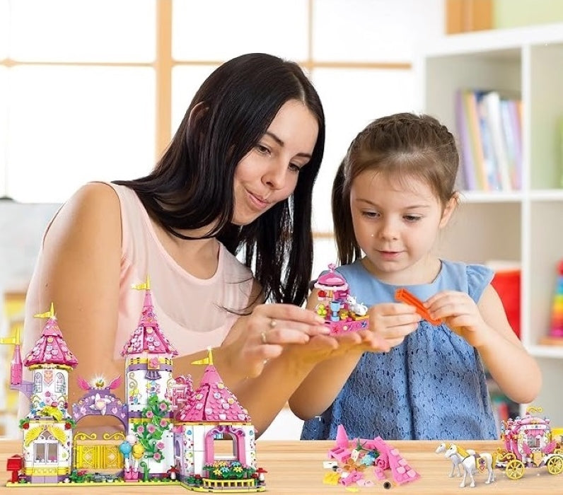 Set de constructie «RIR» Castelul fermecat al Printeselor cu caleasca, 1460 piese